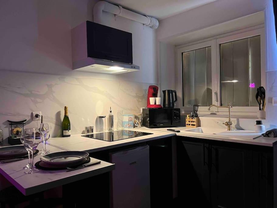 Red Love-Room / Balneo & Plus ! Souppes-sur-Loing ภายนอก รูปภาพ