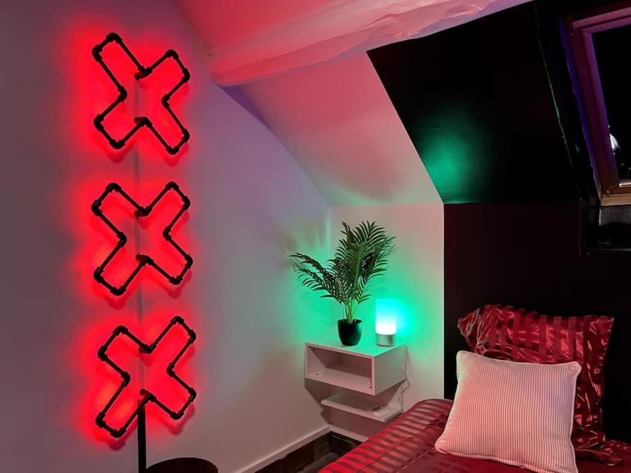 Red Love-Room / Balneo & Plus ! Souppes-sur-Loing ภายนอก รูปภาพ