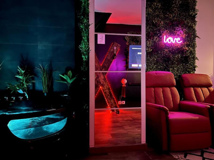 Red Love-Room / Balneo & Plus ! Souppes-sur-Loing ภายนอก รูปภาพ