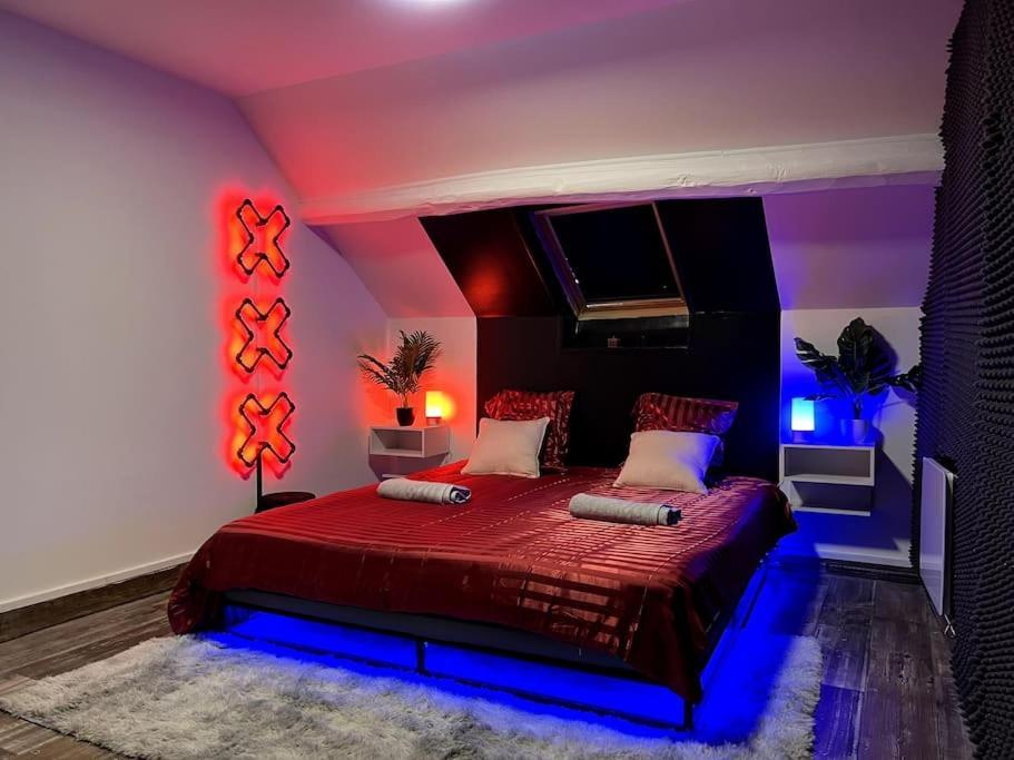 Red Love-Room / Balneo & Plus ! Souppes-sur-Loing ภายนอก รูปภาพ