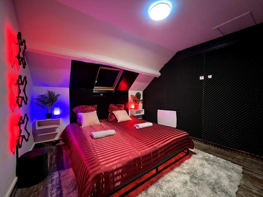 Red Love-Room / Balneo & Plus ! Souppes-sur-Loing ภายนอก รูปภาพ
